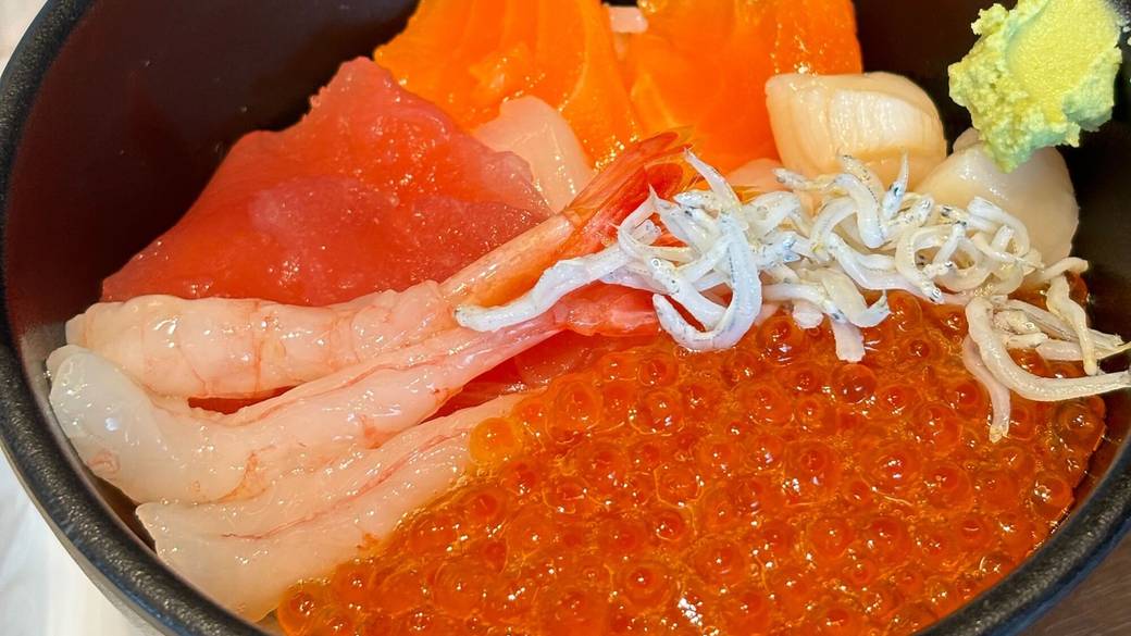 豪華ブッフェで
1日の元気をチャージ / 3