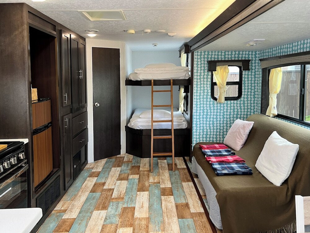 トレーラーサイト一例②