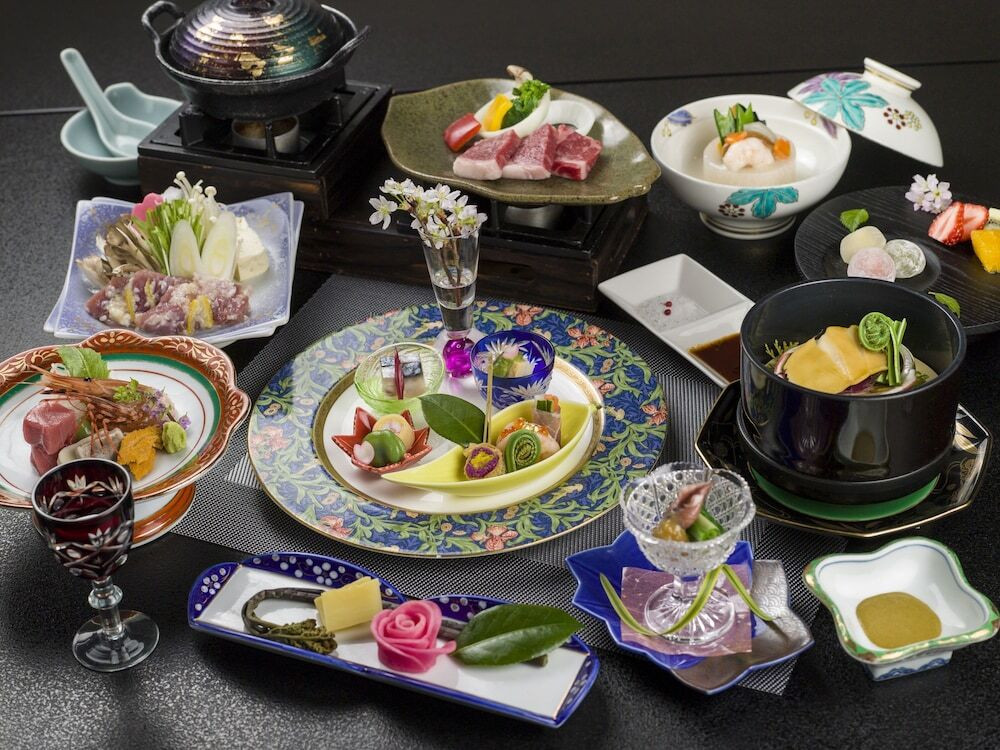 山形の地酒やワインと一緒に、蔵王牛や山の幸を堪能。3954823