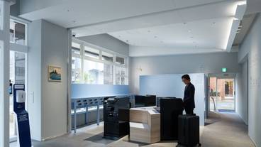 チェックイン / チェックアウト キオスク / 1