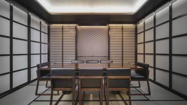 客室内のダイニングエリア / 27