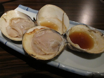 「炙りま専科」料理 1164895 焼はまぐり　@￥150-