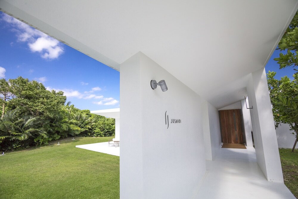 エントランス①