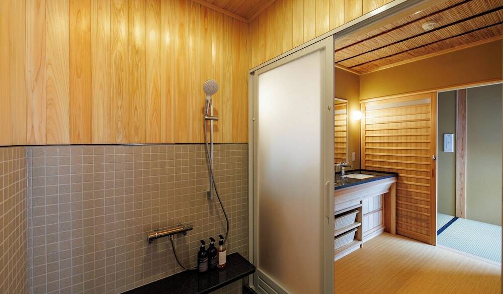 客室シャワー室一例 / 5