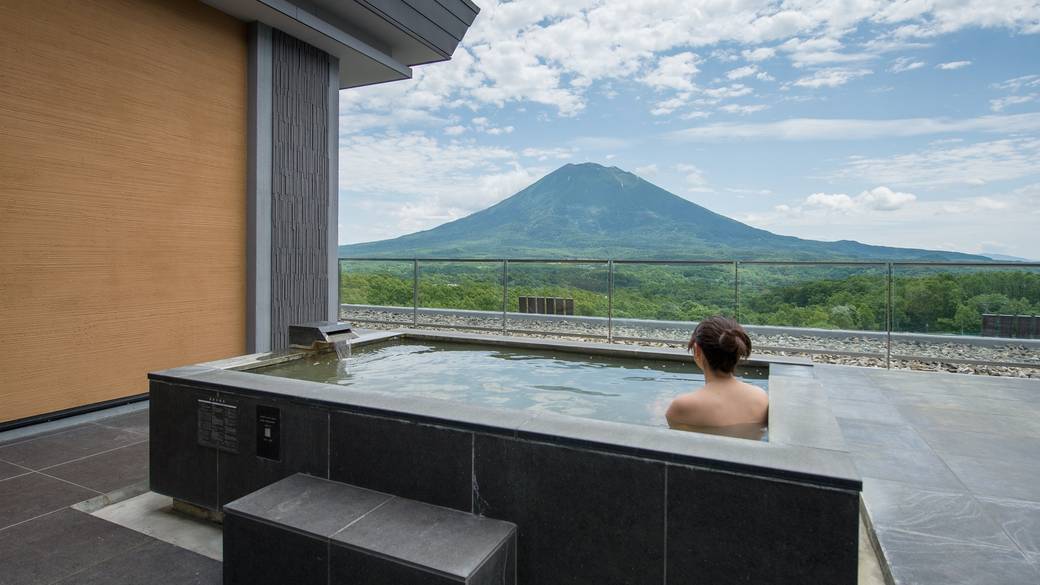 ペントハウスAの温泉露天風呂 / 2