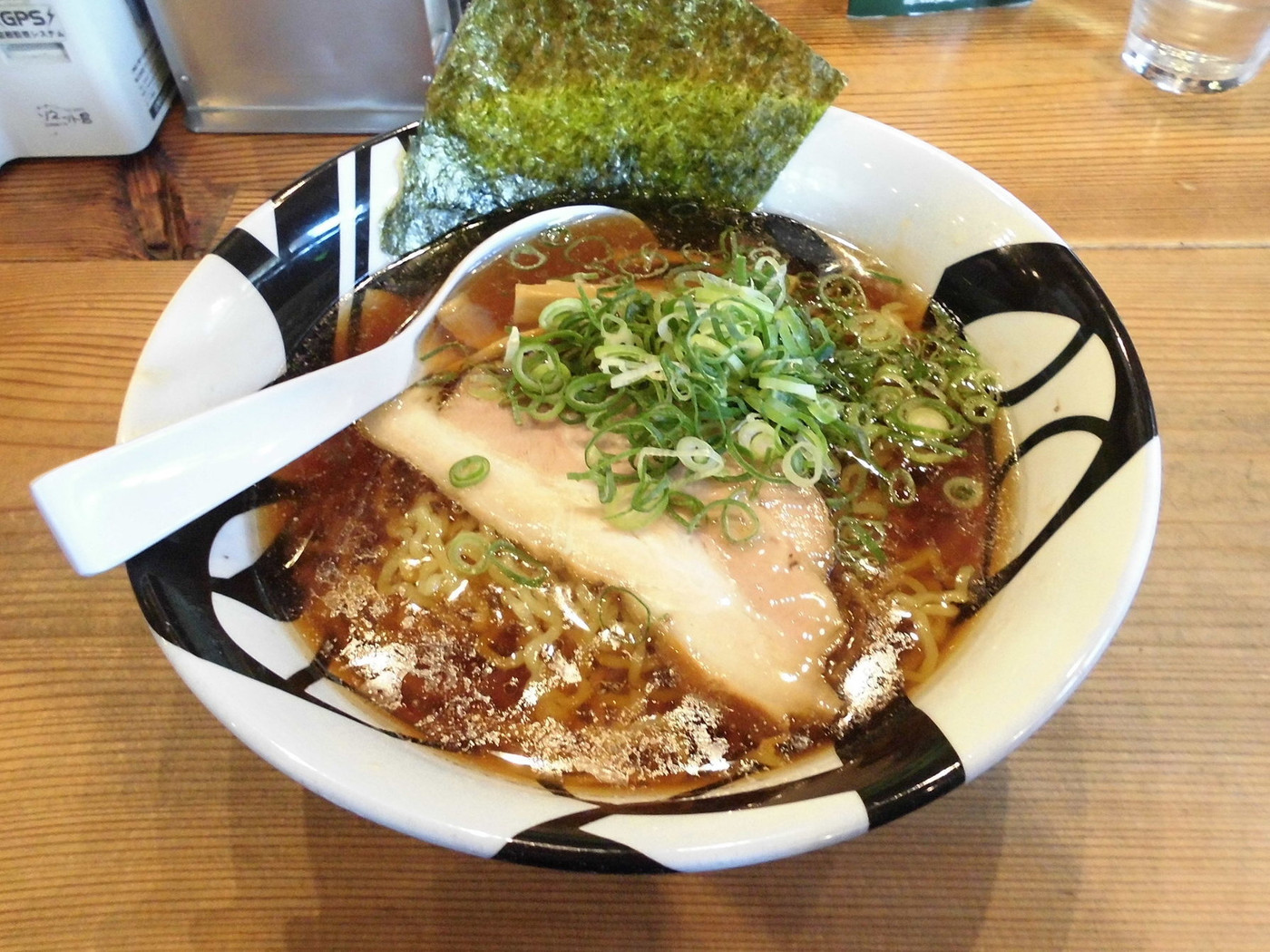 「凌駕IDEA」料理 658475 煮干醤油ラーメン
