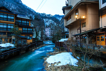 Dawn at onsen Onsen Tohoku winter scenery [Aizuwakamatsu City Fukushima]