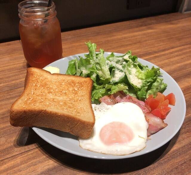 ホテルの朝食も良いけど
銀座のカフェ朝食も◎ / 1