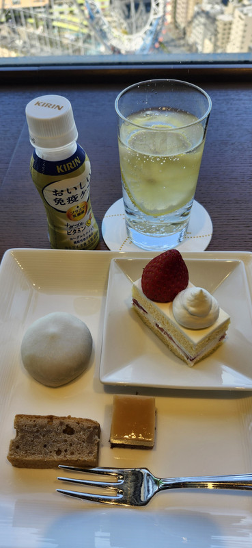 ラウンジ　スイーツ