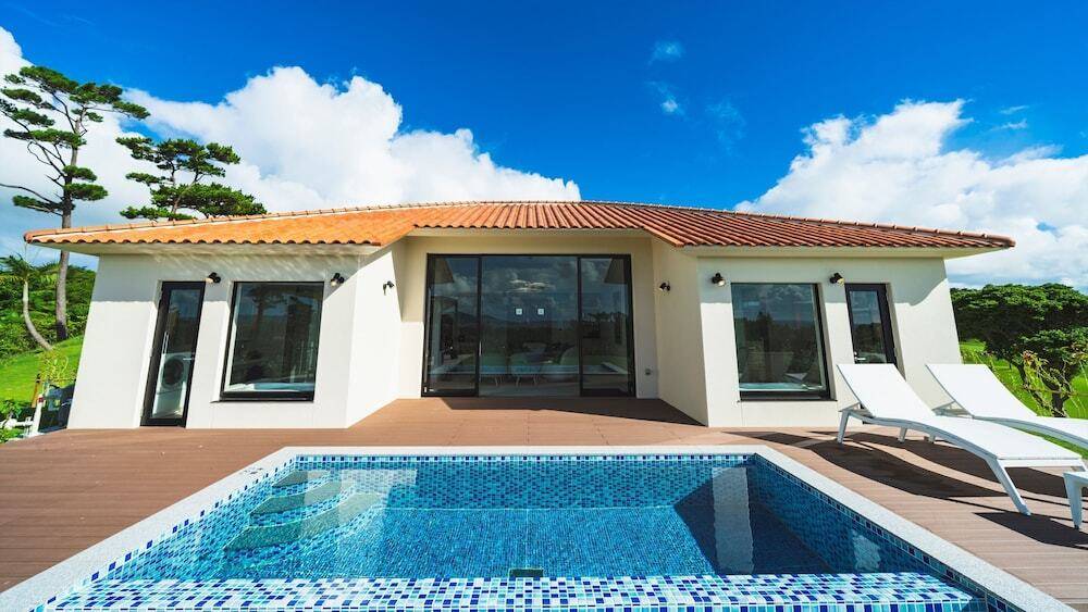 コテージ プール風景 / 1