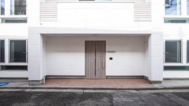 施設の入り口 / 4