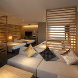 ラグジュアリーコーナースイート / 1