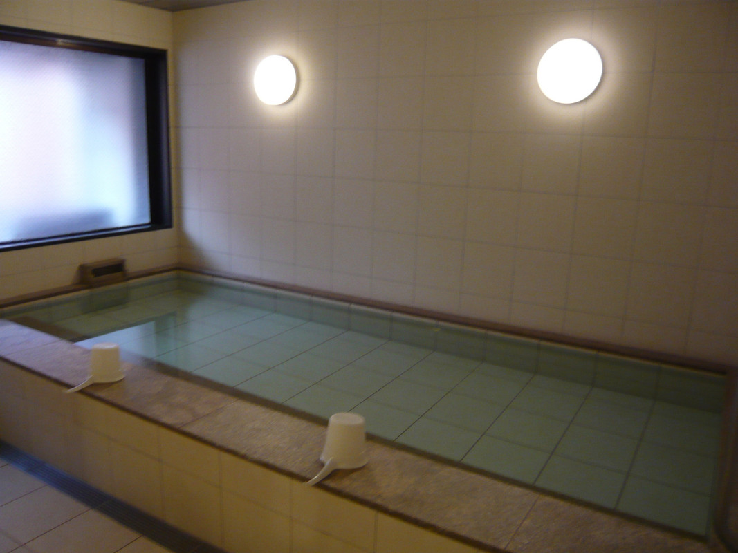 ４階　大浴場内　浴槽