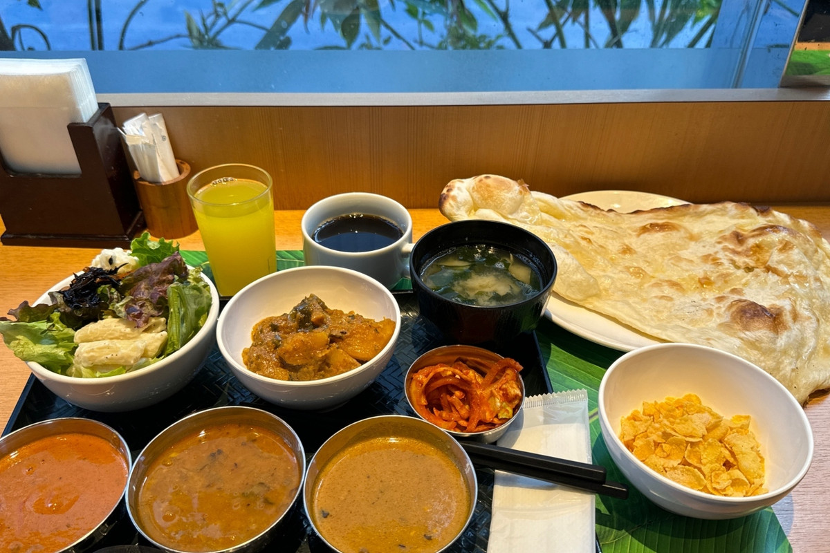 マドラススパイス　カレーランチビュッフェ1000円