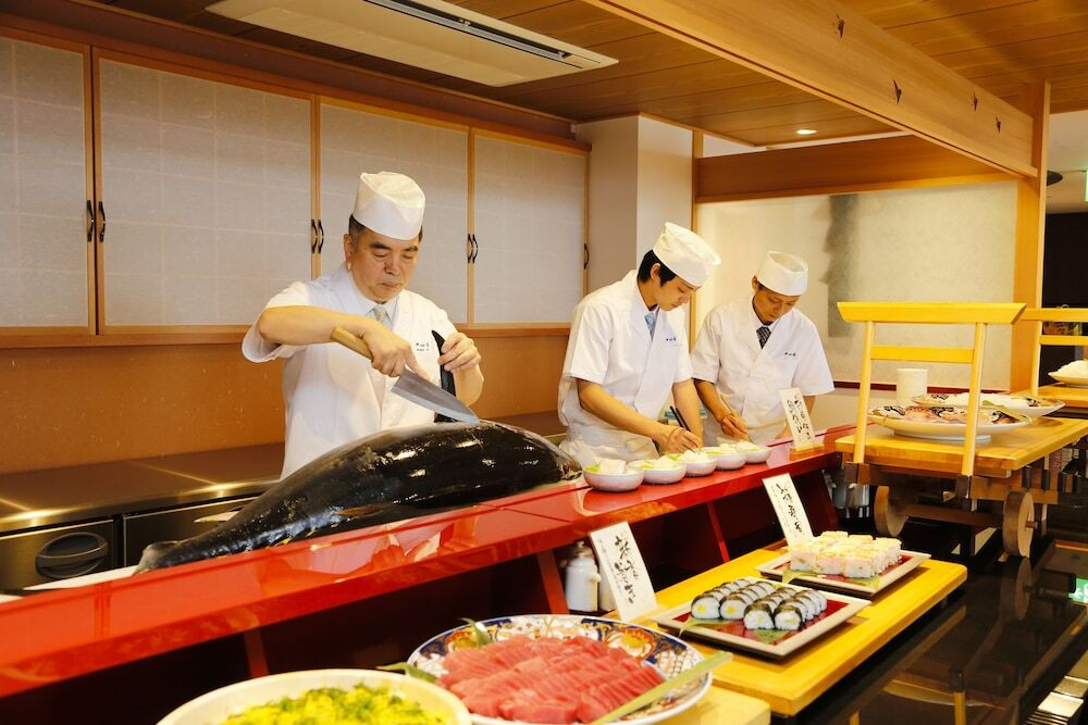 「しんわダイニング 天・地・海」_地魚の解体ショー
