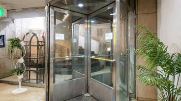 内部エントランス / 2