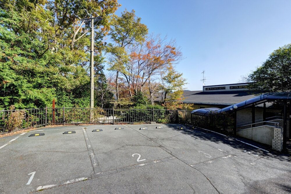 RV またはトラック用駐車場