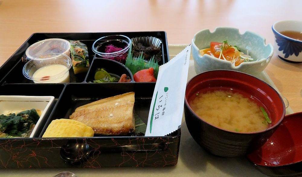 朝食／個人盛り一例 / 1