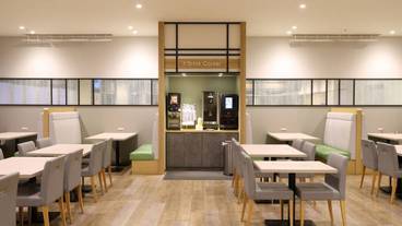 朝食スペース / 13