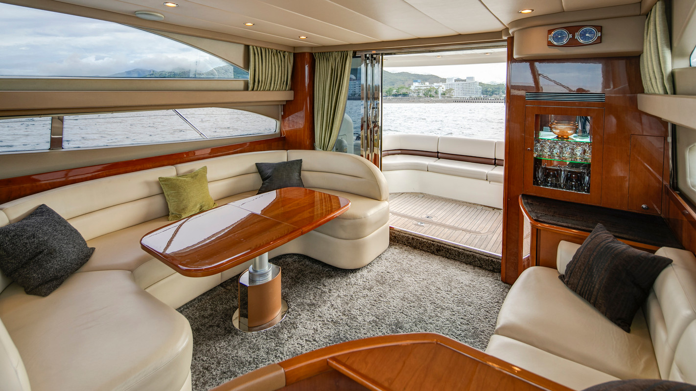 クルーザーキャビン