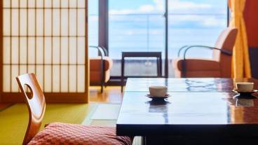客室 / 25