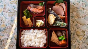 食事・飲み物 / 3