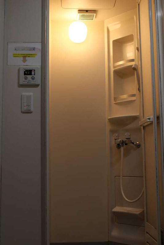 バスルームのシャワー