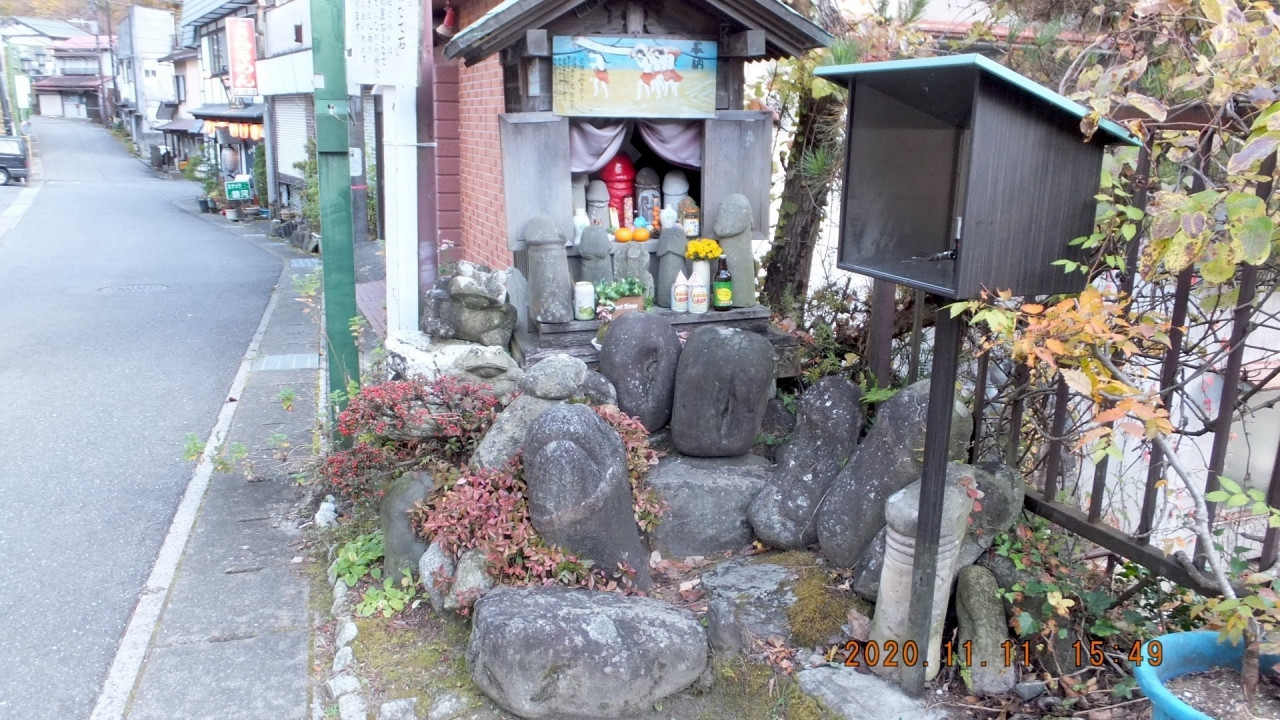 街なかで”リンガ・ヨーニ”民間信仰の祠を発見