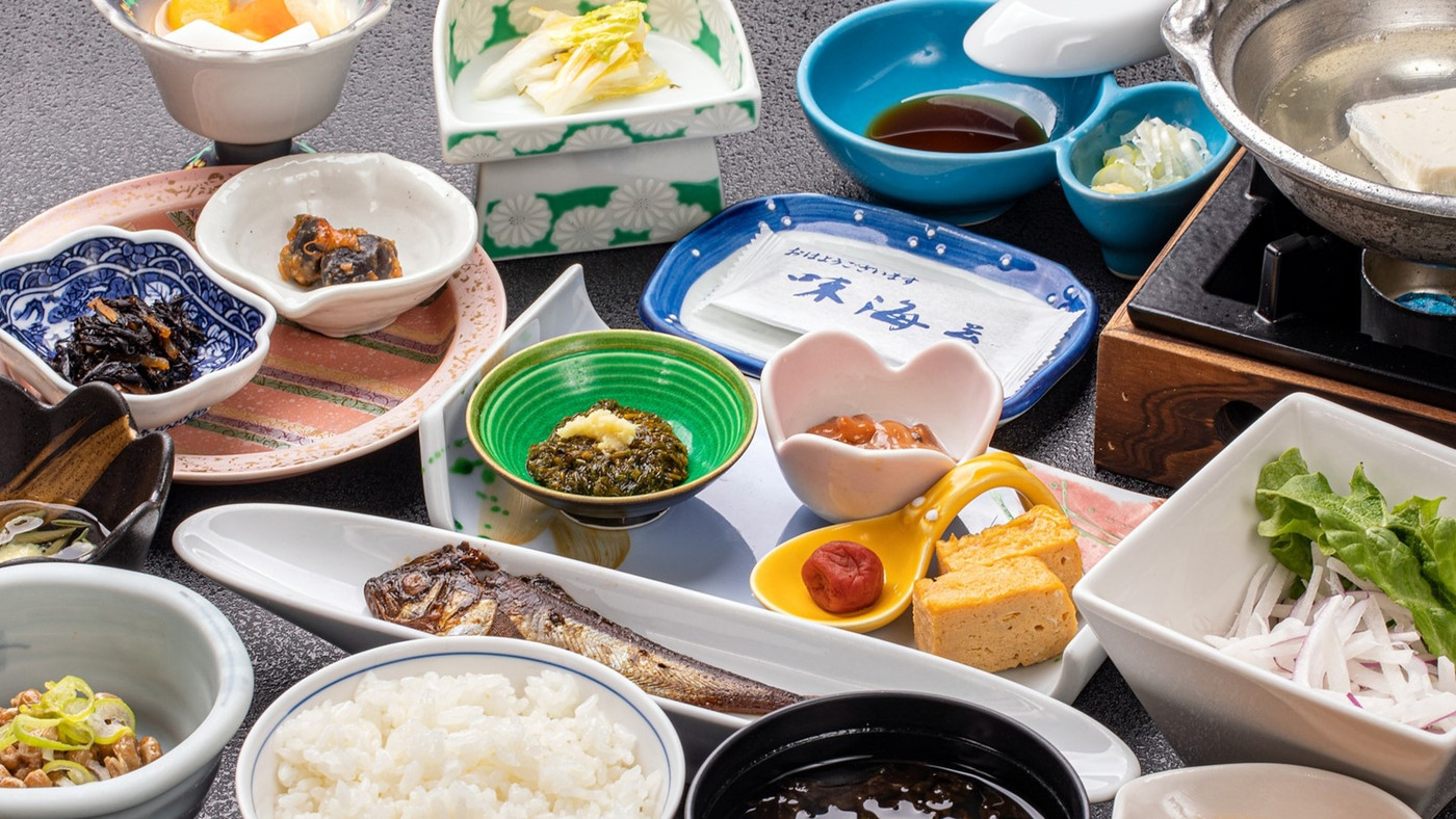 ハタハタやじゅんさいなど、秋田名物の数々を堪能3657757