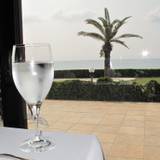 海がみえるカフェで
のんびりランチ / 2