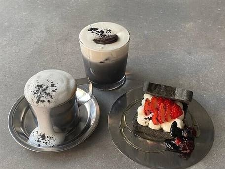 BOOK AND BED TOKYO 心斎橋店 / 4