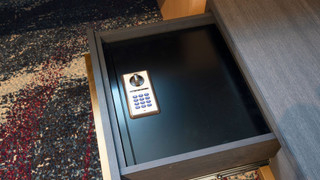 スタンダード ルーム クイーンベッド 1 台 禁煙