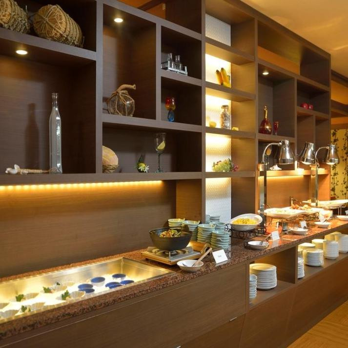 夕食のハーフバイキング