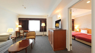 デラックス ツインルームシングルサイズベッド 2 台