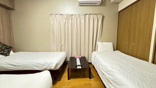 スタンダード トリプルルーム シングルベッド 3 台 禁煙