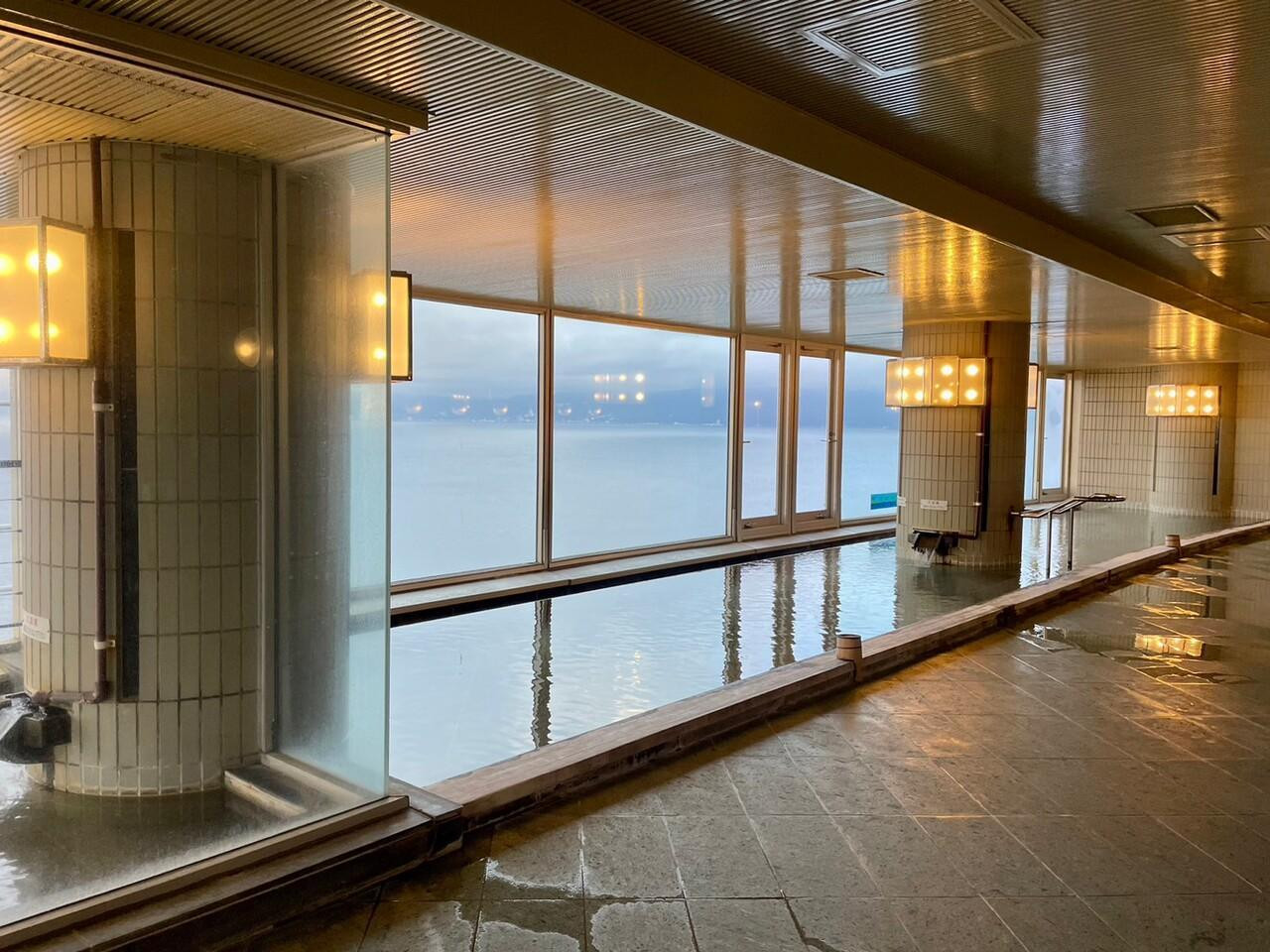 海を望む温泉で日ごろの疲れを癒して3233392