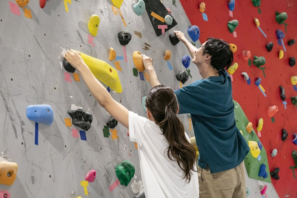 ロッククライミング用の壁 - 屋内