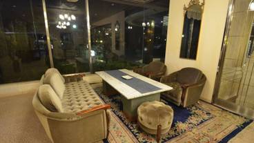 ロビーラウンジ / 11