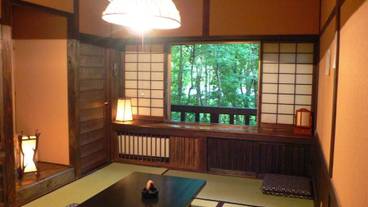 客室内のダイニングエリア / 5