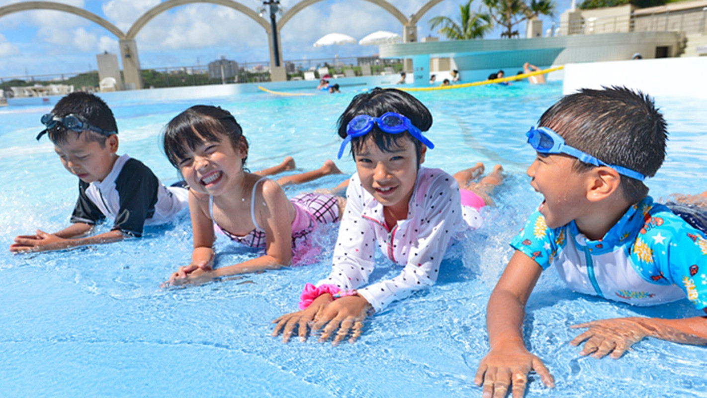 屋外プール　※夏季季節営業　