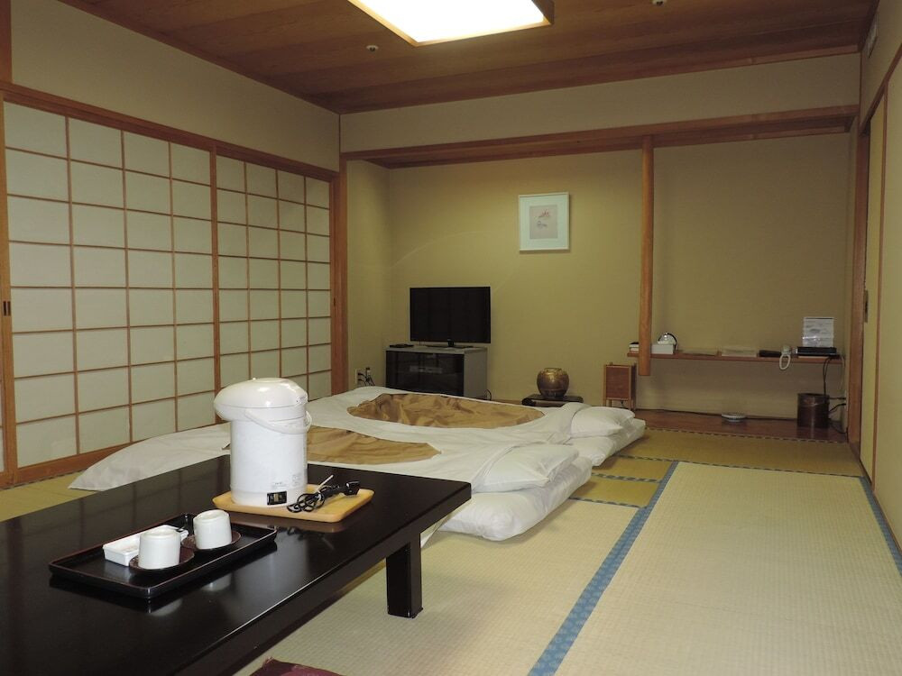 家族揃って和室でのびのび。空港への送迎や大浴場も魅力！3910848