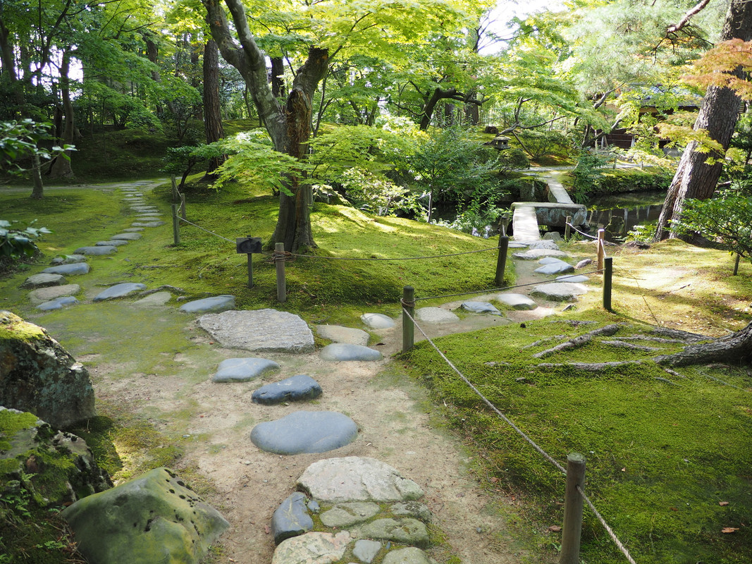 清水園の石橋