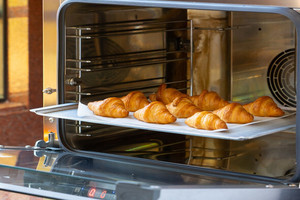 香ばしい焼きたてパンが嬉しい