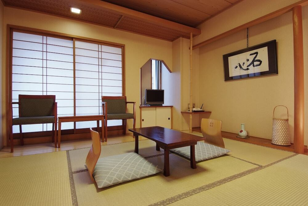 浅草の街を一望できる展望風呂を楽しんで3530450