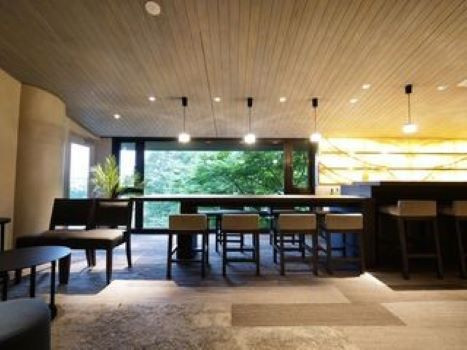 お見送り時に、スタッフの方からすすんで記念写真を撮影してくれました。