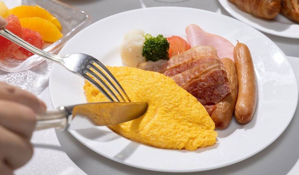 卵料理はライブキッチンで提供 / 2