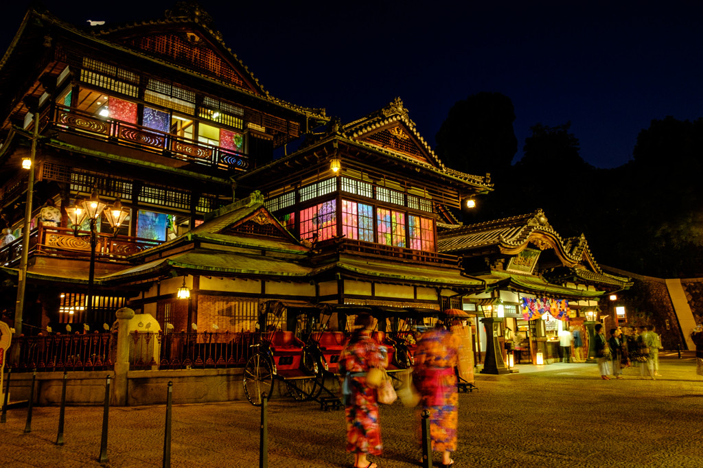 愛媛県松山市　晴天の道後温泉本館