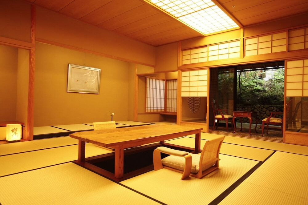 6.温泉街の高台にある眺望のいい宿「銀水荘兆楽」/有馬温泉4240039