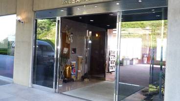 施設の入り口 / 25