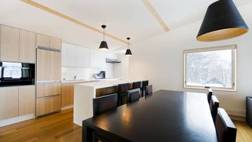 客室内のダイニングエリア / 8